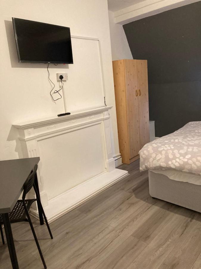 Chosen Rocky Lane Private Rooms Liverpool Eksteriør billede