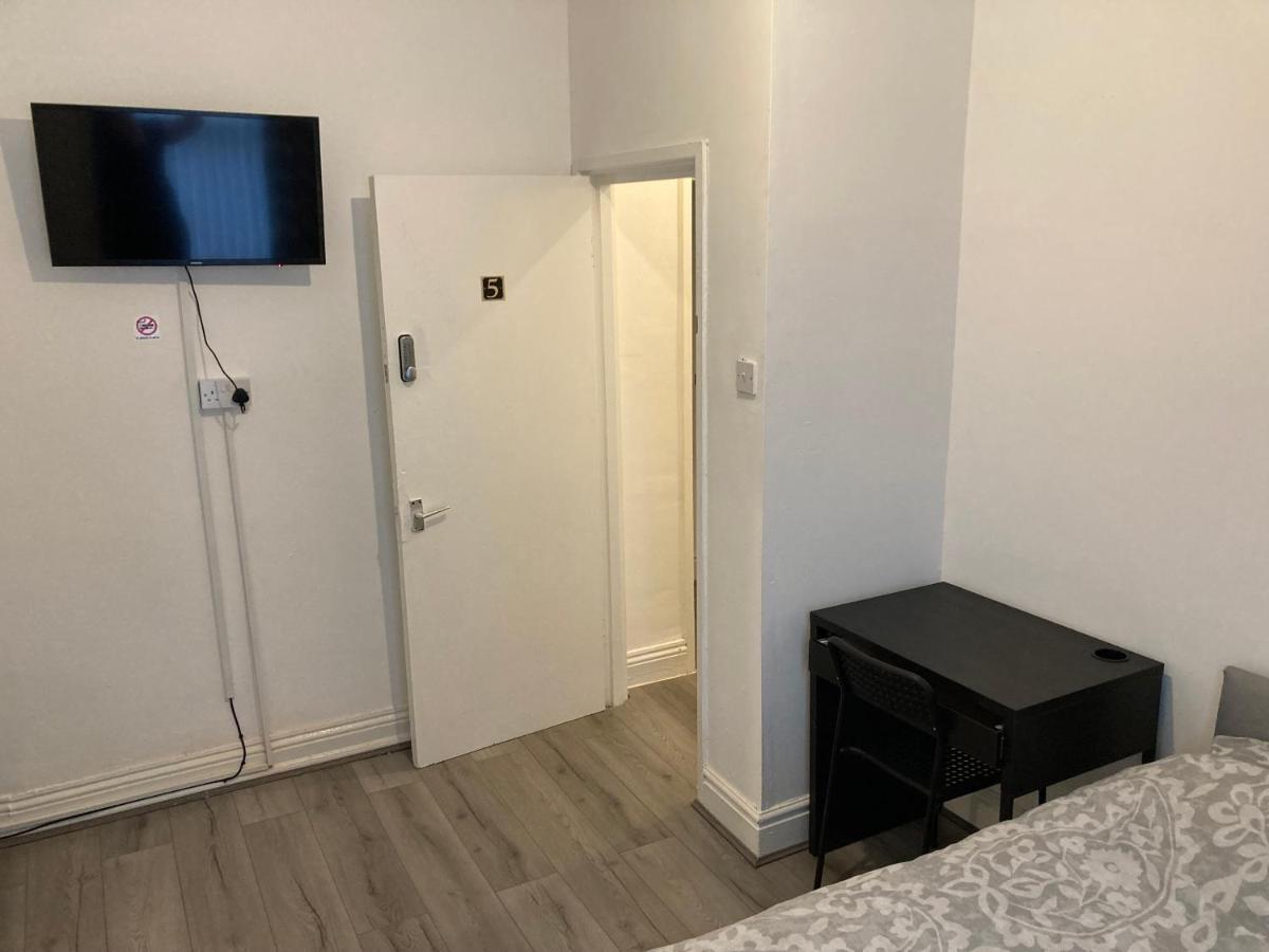 Chosen Rocky Lane Private Rooms Liverpool Eksteriør billede