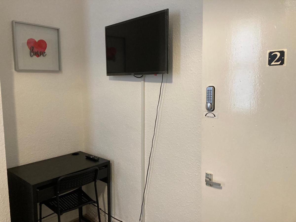 Chosen Rocky Lane Private Rooms Liverpool Eksteriør billede