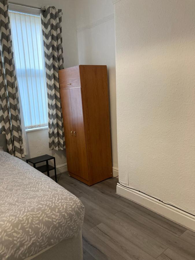 Chosen Rocky Lane Private Rooms Liverpool Eksteriør billede