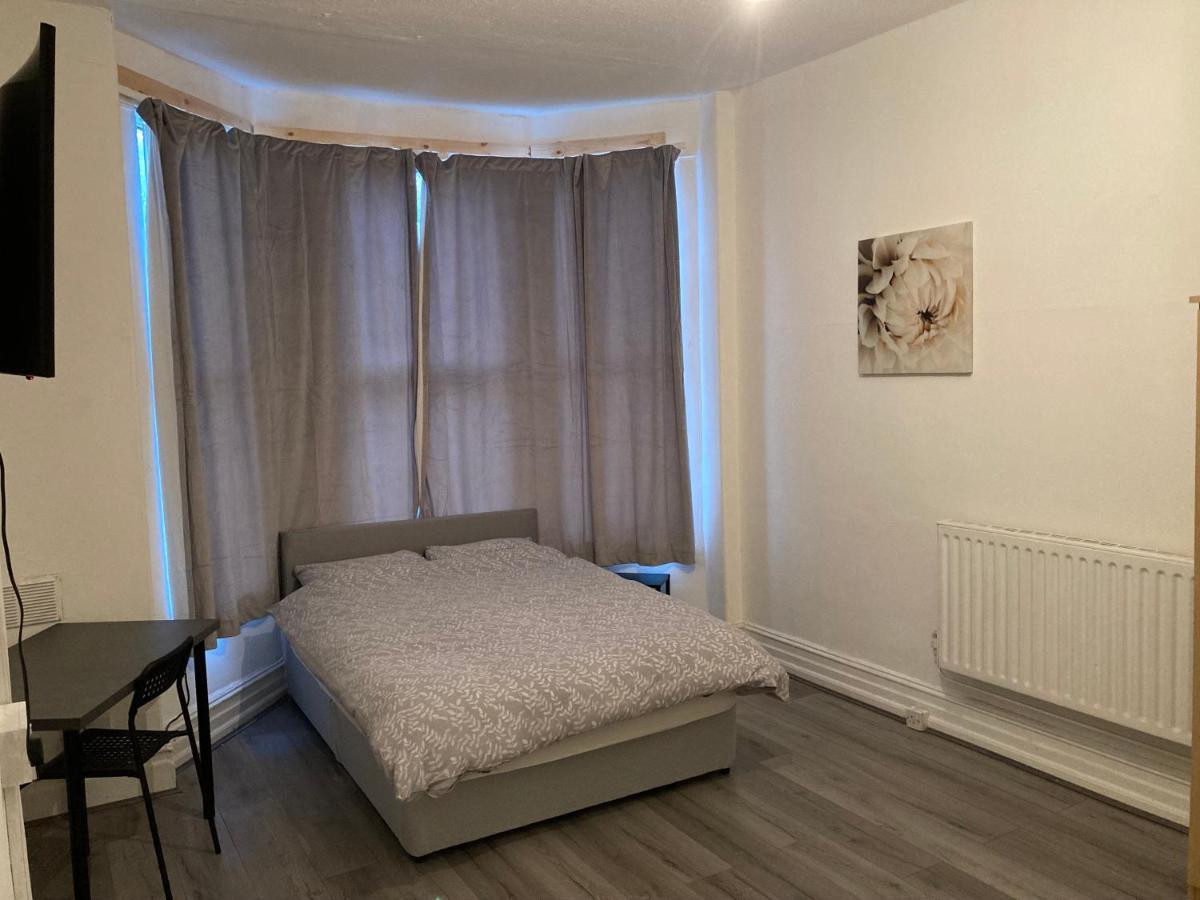 Chosen Rocky Lane Private Rooms Liverpool Eksteriør billede