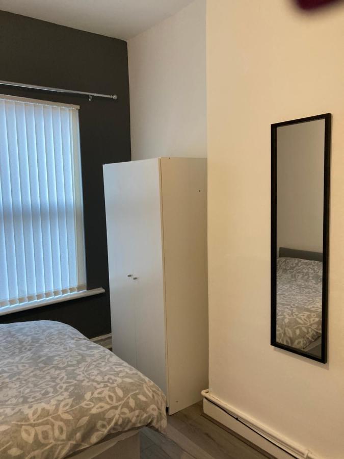 Chosen Rocky Lane Private Rooms Liverpool Eksteriør billede
