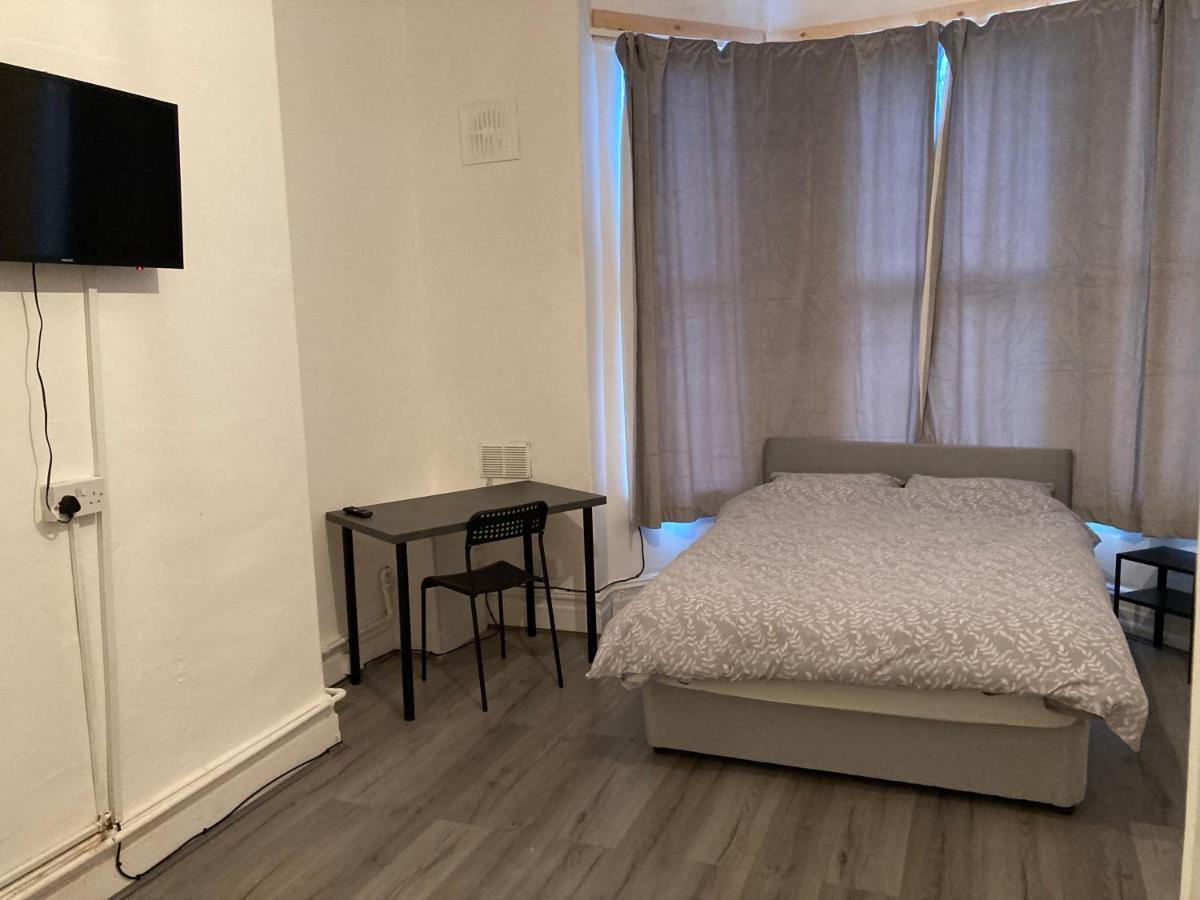 Chosen Rocky Lane Private Rooms Liverpool Eksteriør billede