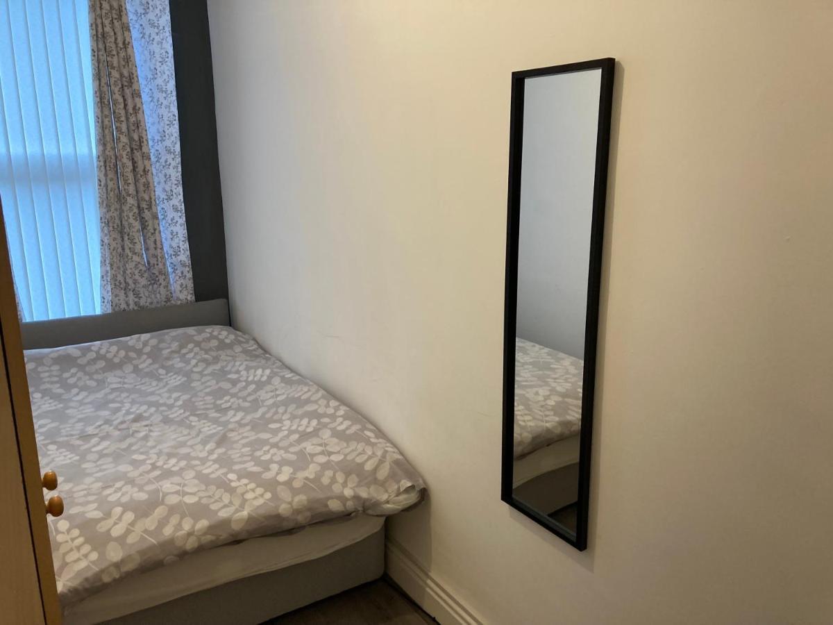 Chosen Rocky Lane Private Rooms Liverpool Eksteriør billede