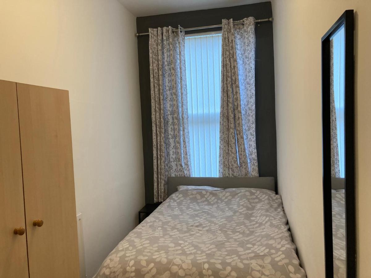 Chosen Rocky Lane Private Rooms Liverpool Eksteriør billede