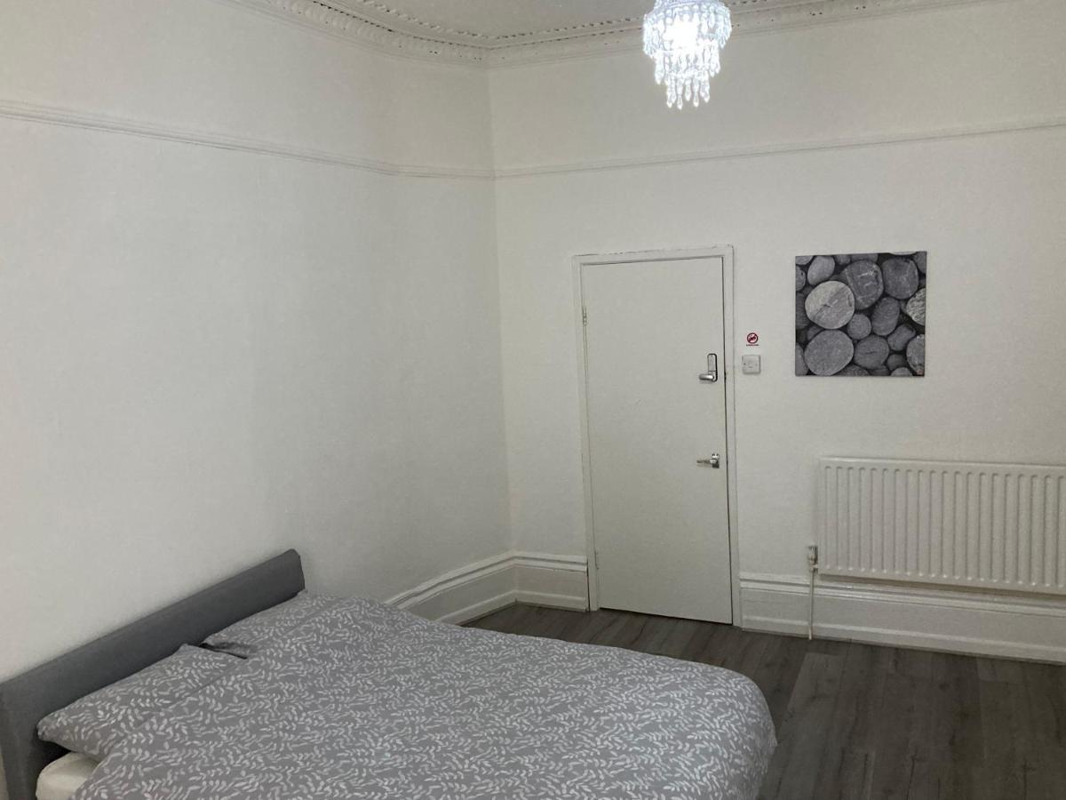 Chosen Rocky Lane Private Rooms Liverpool Eksteriør billede