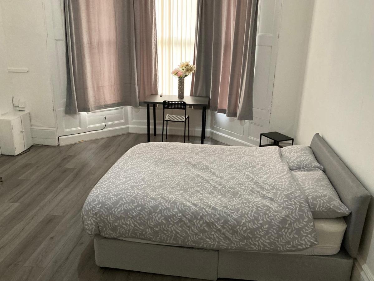 Chosen Rocky Lane Private Rooms Liverpool Eksteriør billede